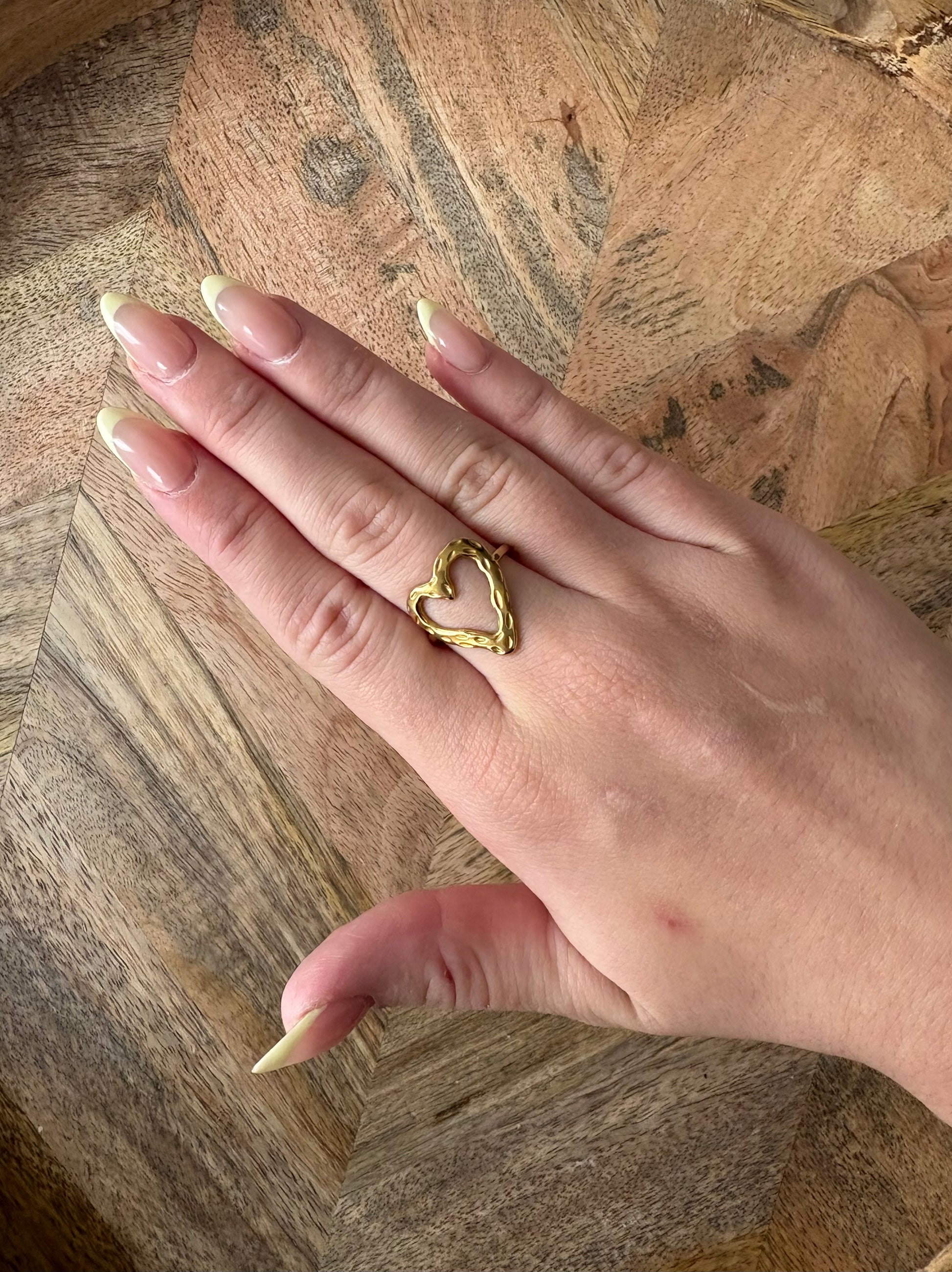 BAGUE AMAYA